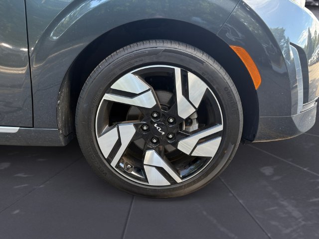 Used 2024 Gravity Gray Kia GT-Line image 41