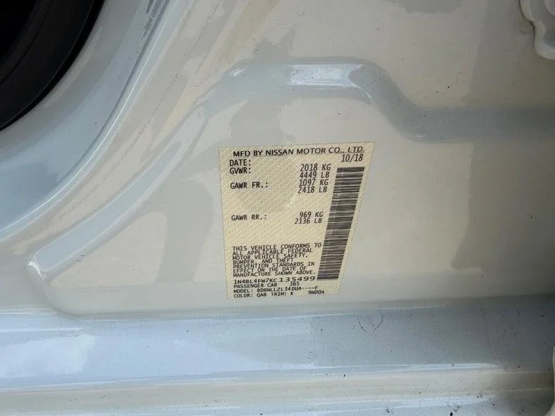 Used 2019 White Nissan 2.5 Platinum image 22