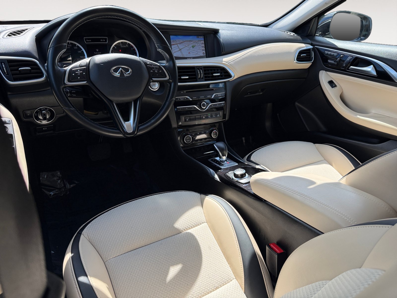 Used 2019 Chestnut INFINITI LUXE image 15