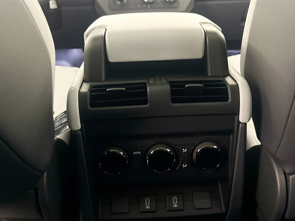 New 2026 Sargasso Blue Land Rover OCTA image 26