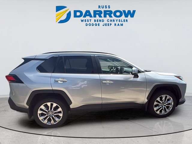 Used 2025 Silver Toyota XLE Premium image 6