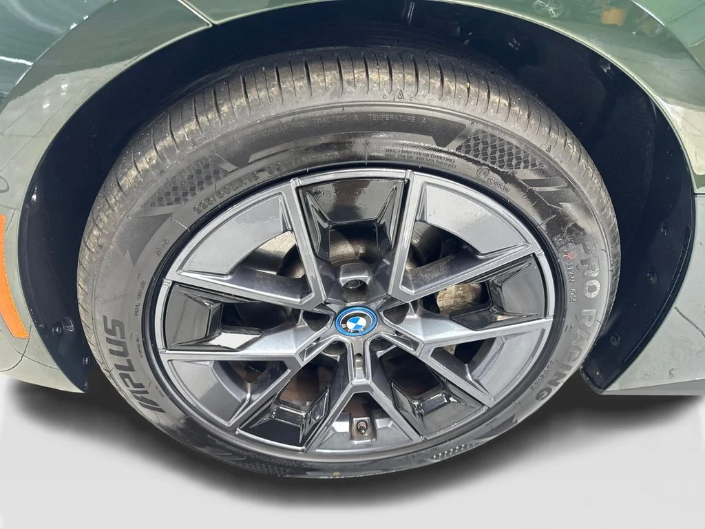 Used 2024 Green BMW eDrive35 image 87