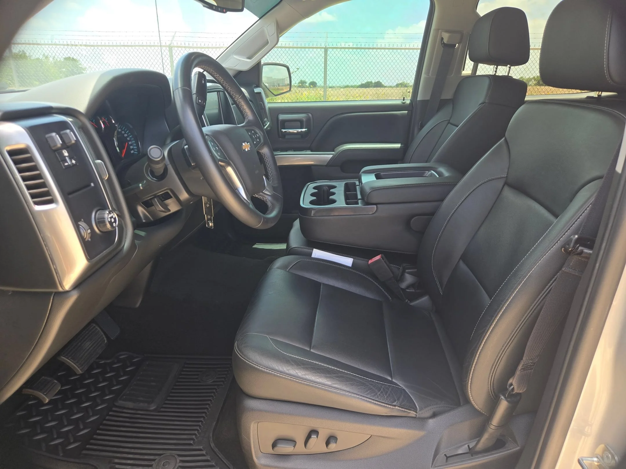 Used 2018 Silver Chevrolet LT image 9
