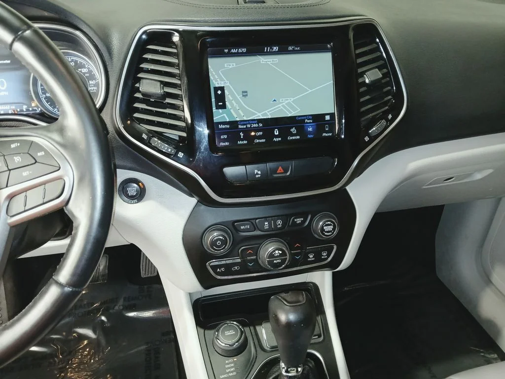 Used 2019 Black Jeep Limited image 19