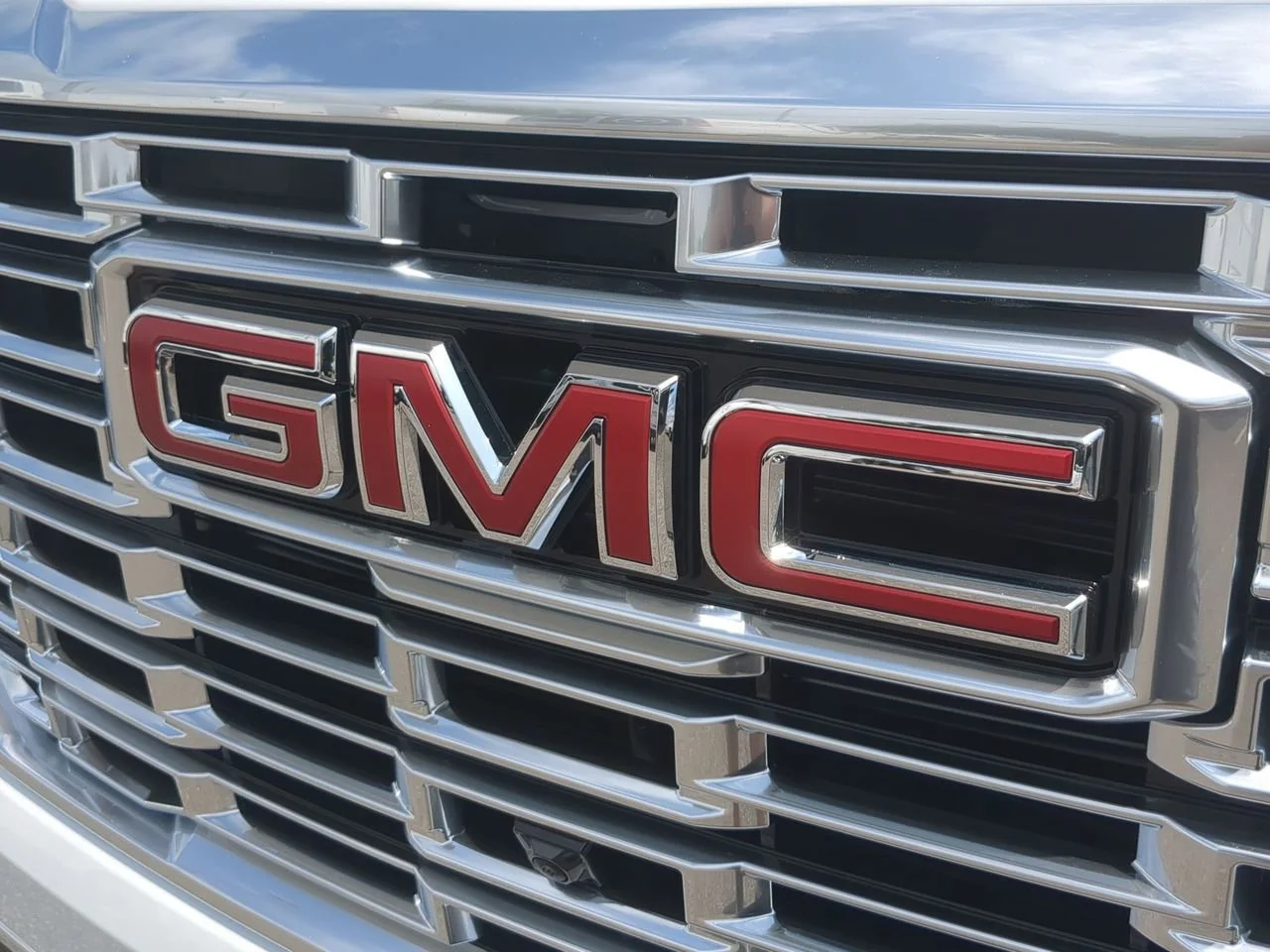New 2026 Glacier White Tricoat GMC Denali image 32