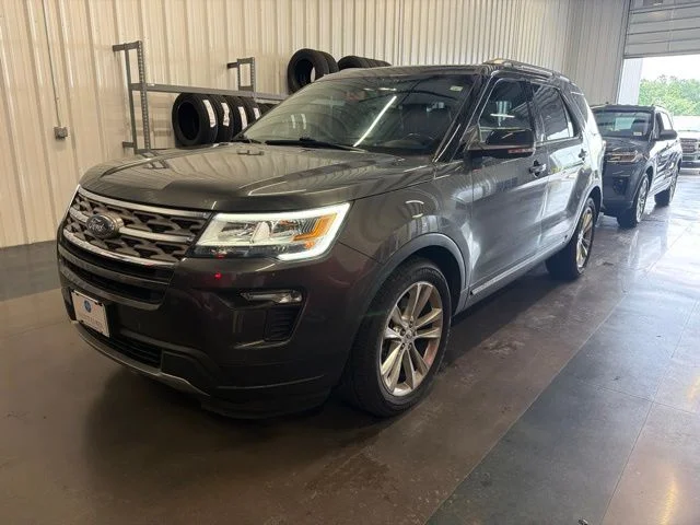 Used 2018 Gray Ford XLT image 2