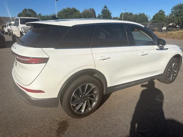 Used 2023 White Lincoln Standard image 2