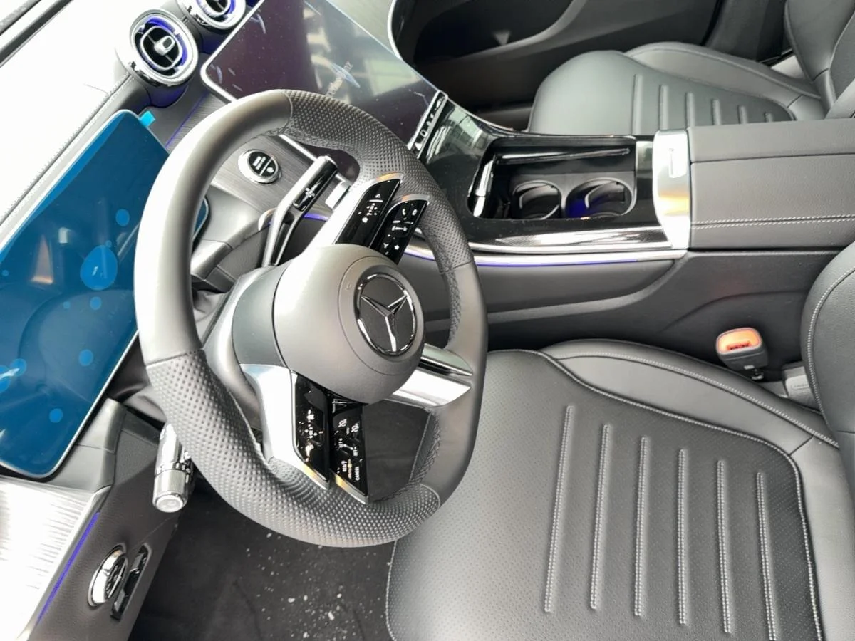 New 2026 White Mercedes-Benz 300 4matic Suv image 8
