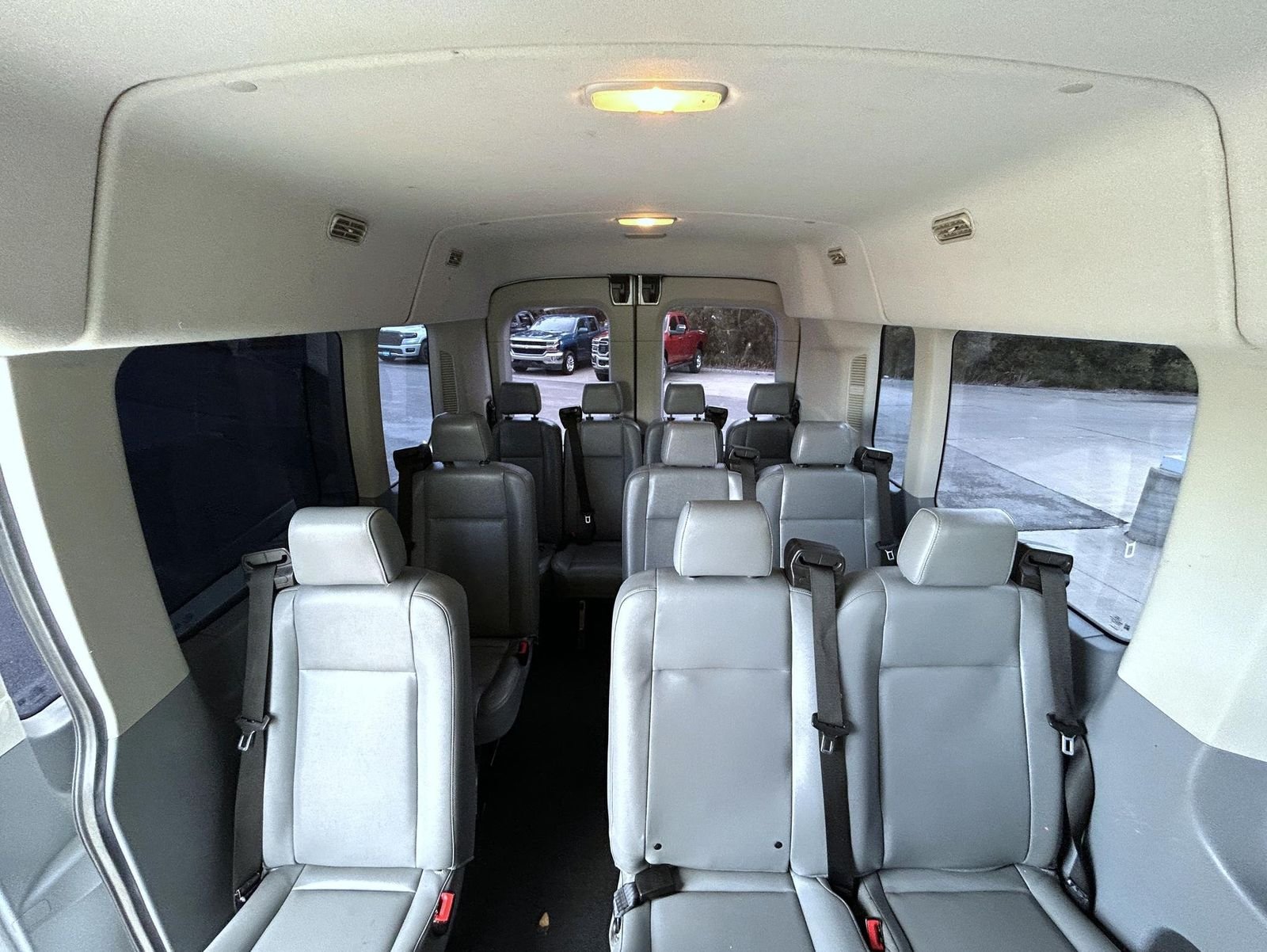 Used 2018 White Ford XL image 19
