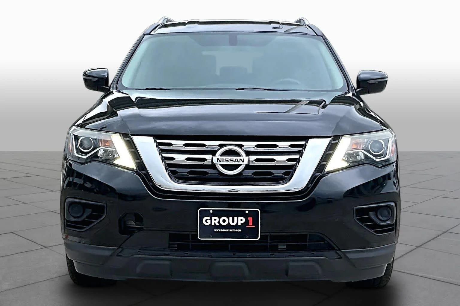 Used 2020 Magnetic Black Pearl Nissan S image 4