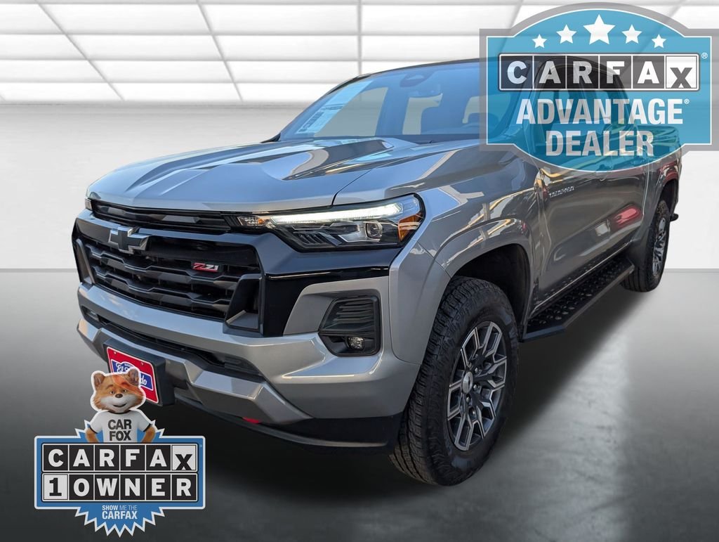 Used 2025 Gray Chevrolet Z71 image 27
