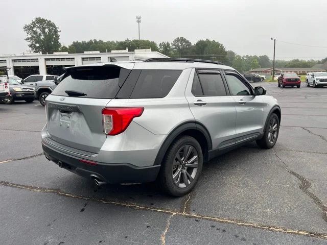Used 2023 Silver Ford XLT image 2