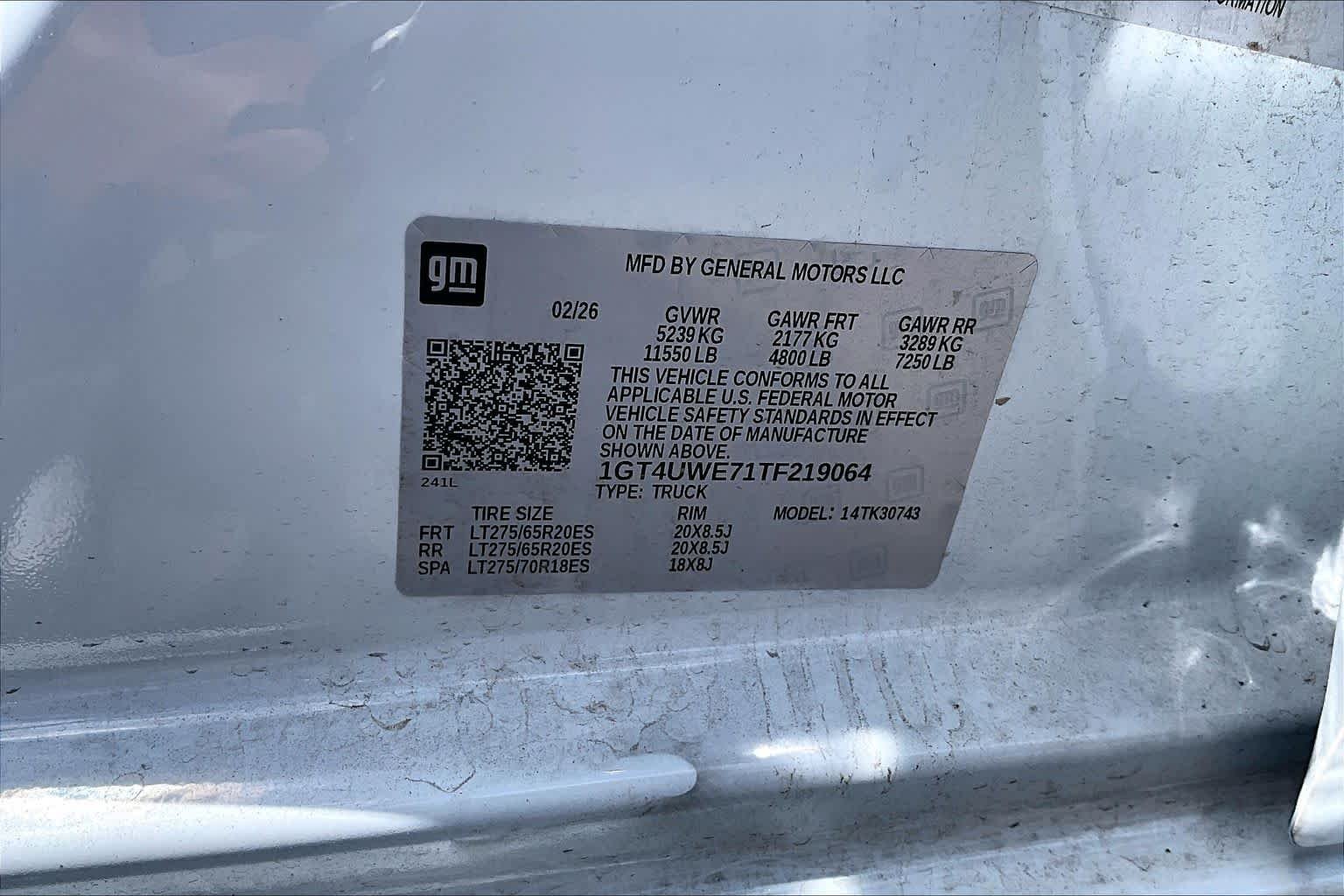 Used 2026 Glacier White Tricoat GMC Denali image 33