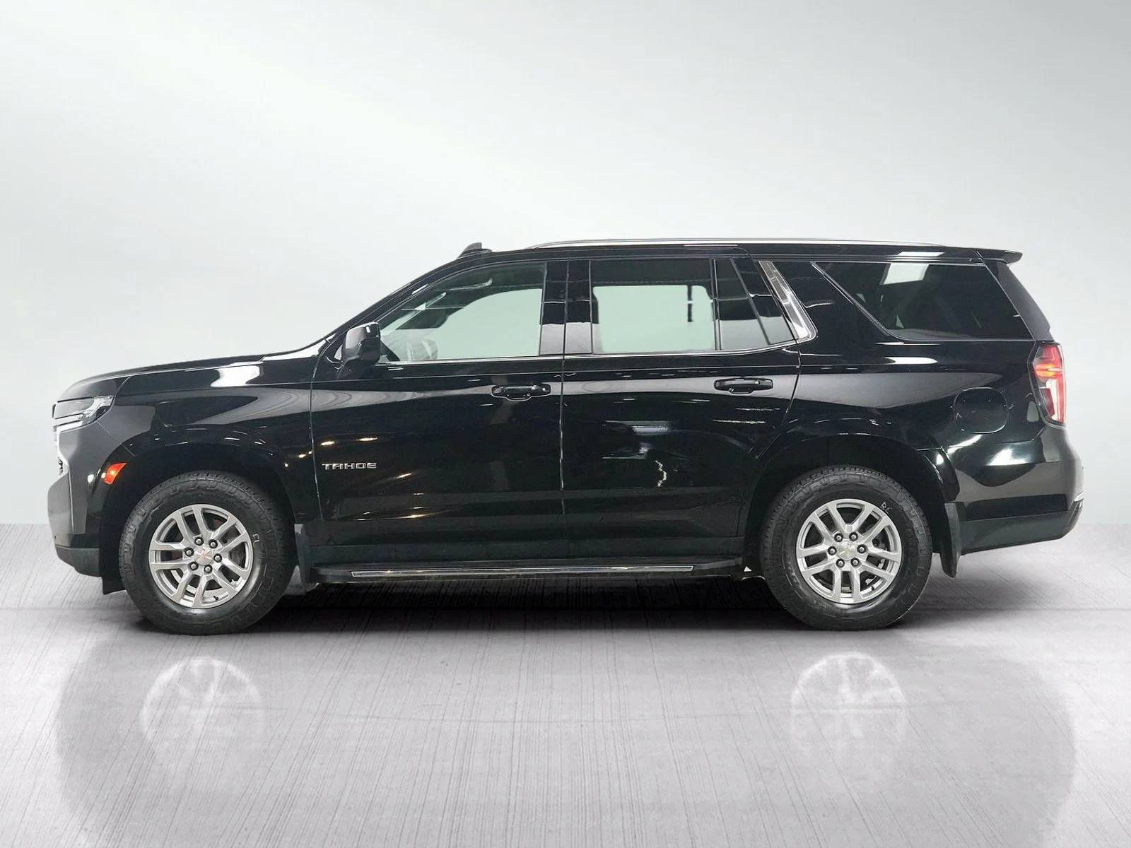 Used 2023 Chevrolet Tahoe LS with VIN 1GNSKMKD7PR232831 for sale in Bloomington, Minnesota
