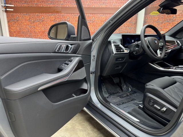 2026 BMW X5 40i - Photo 9