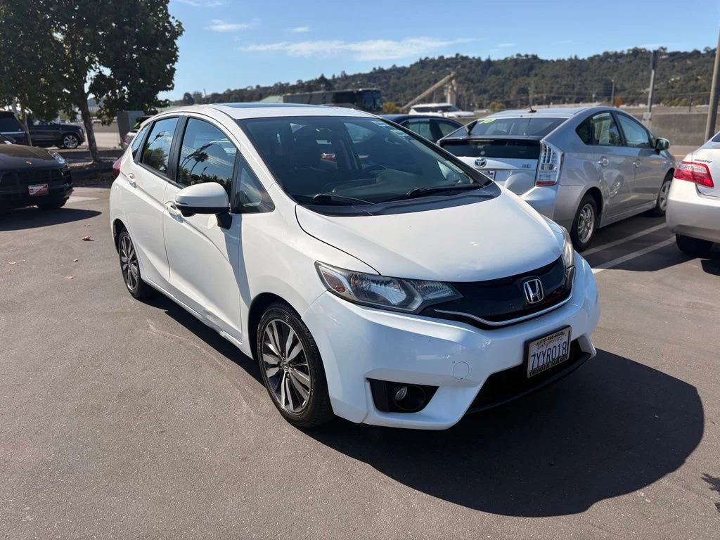 Used 2017 White Honda EX-L image 2