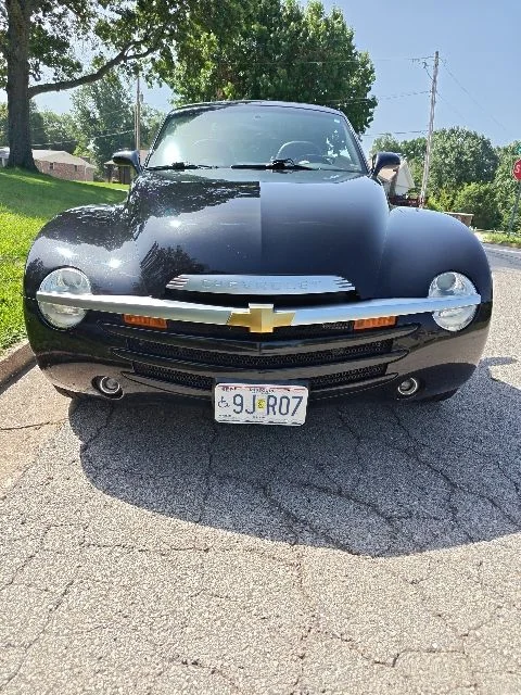 Used 2004 Black Chevrolet Base image 8