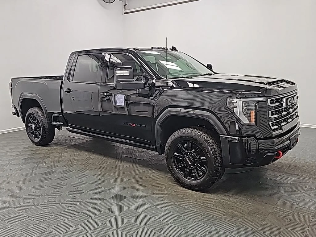 2025 GMC Sierra 4WD Crew Cab Standard Box AT4's photo