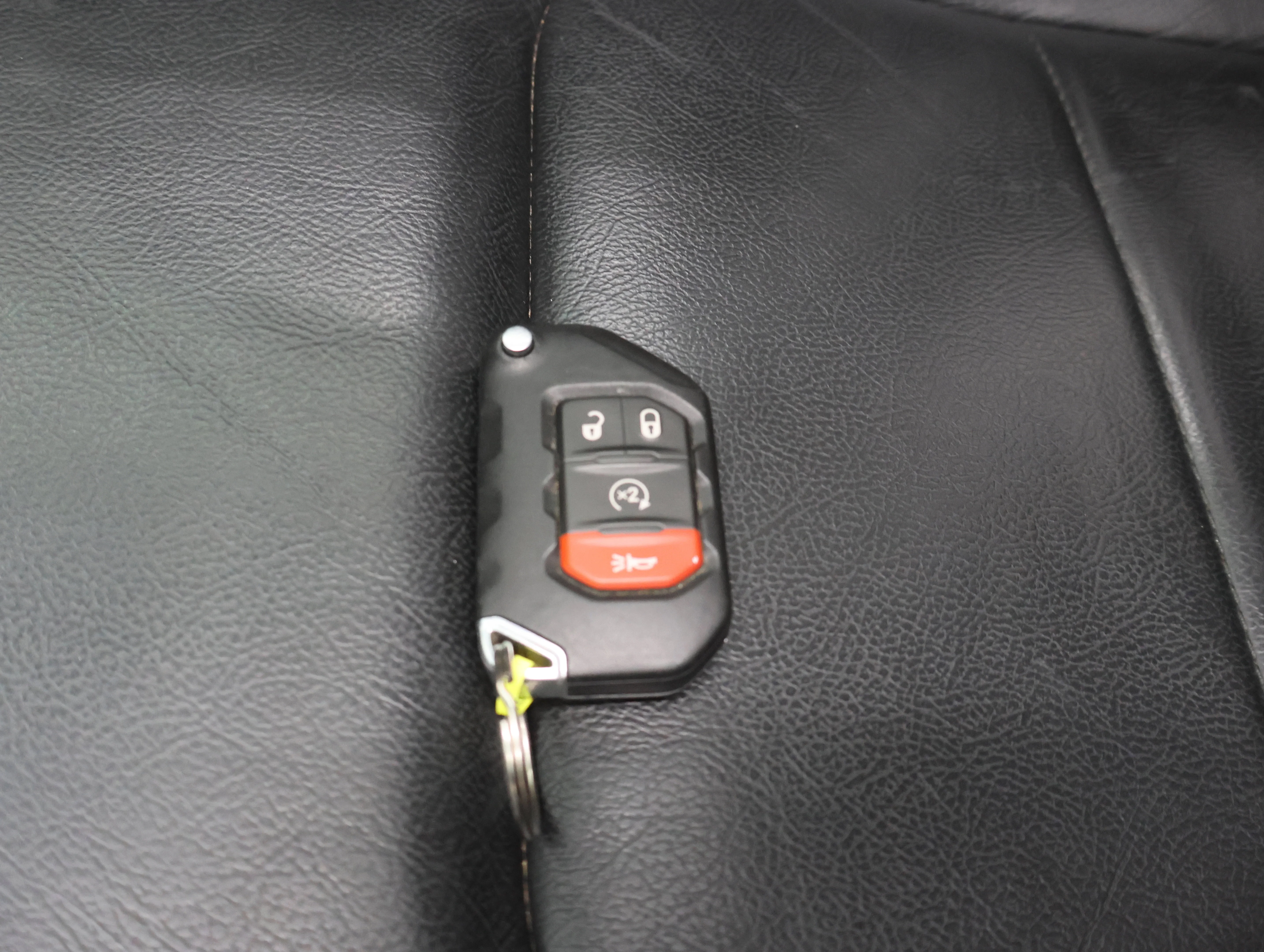 Used 2019 Bright White Clearcoat Jeep Unlimited Sahara image 56