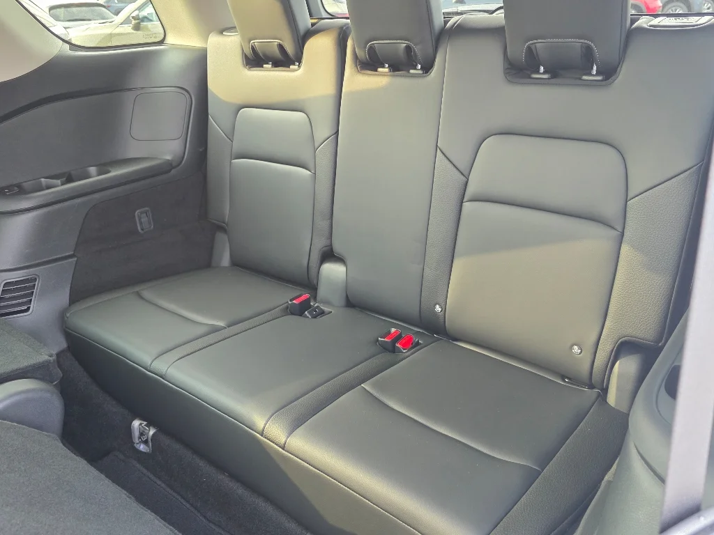 Used 2025 White Nissan SL image 30