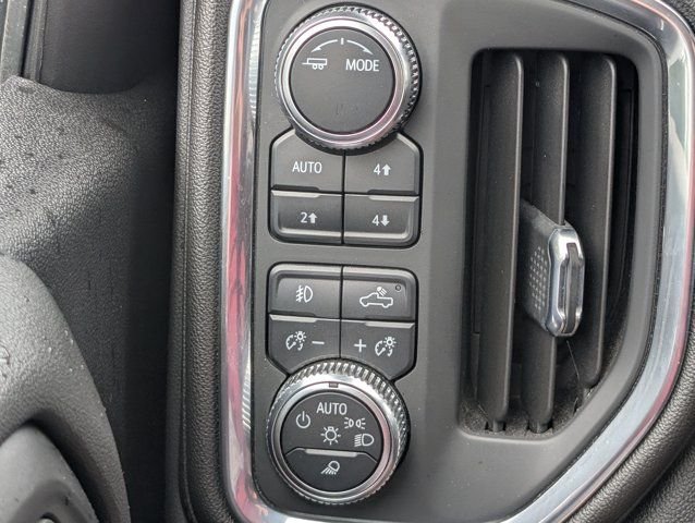 Used 2021 White GMC Denali image 26
