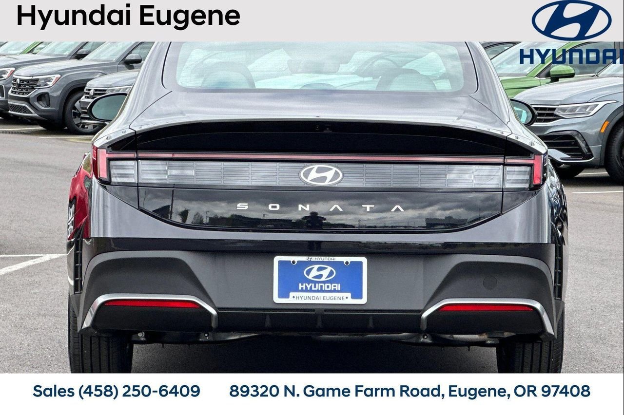 New 2025 Blue Hyundai SE image 5
