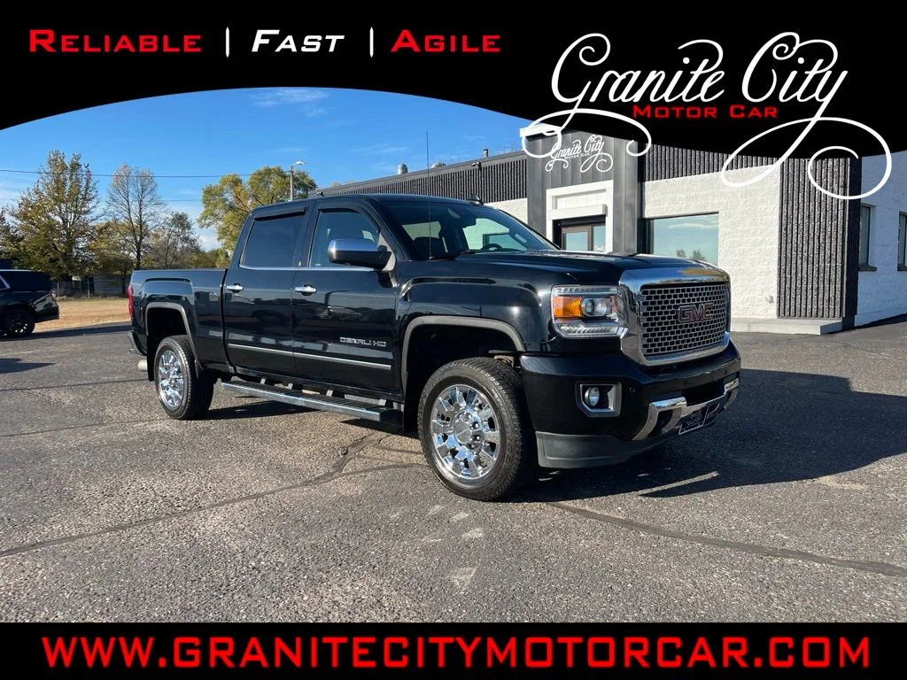 2016 GMC Sierra 4WD Crew Cab Standard Box Denali's photo