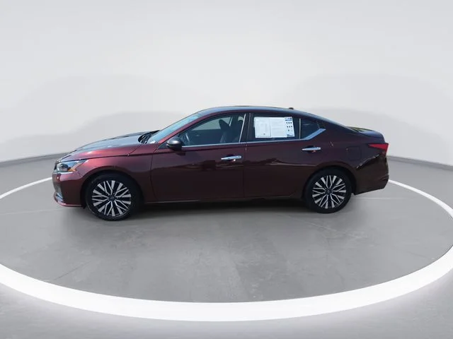 Used 2025 Red Nissan 2.5 SV image 5