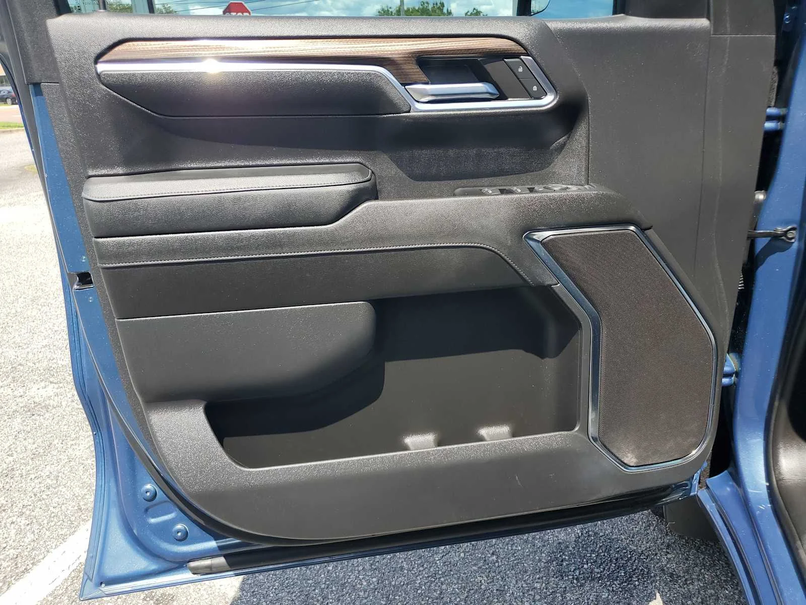 Used 2024 Lakeshore Blue Metallic Chevrolet RST image 23