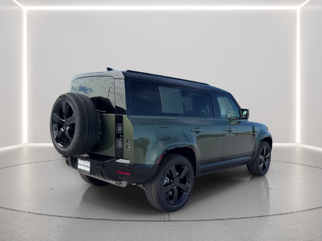 New 2026 Woolstone Green Land Rover X-Dynamic SE image 5