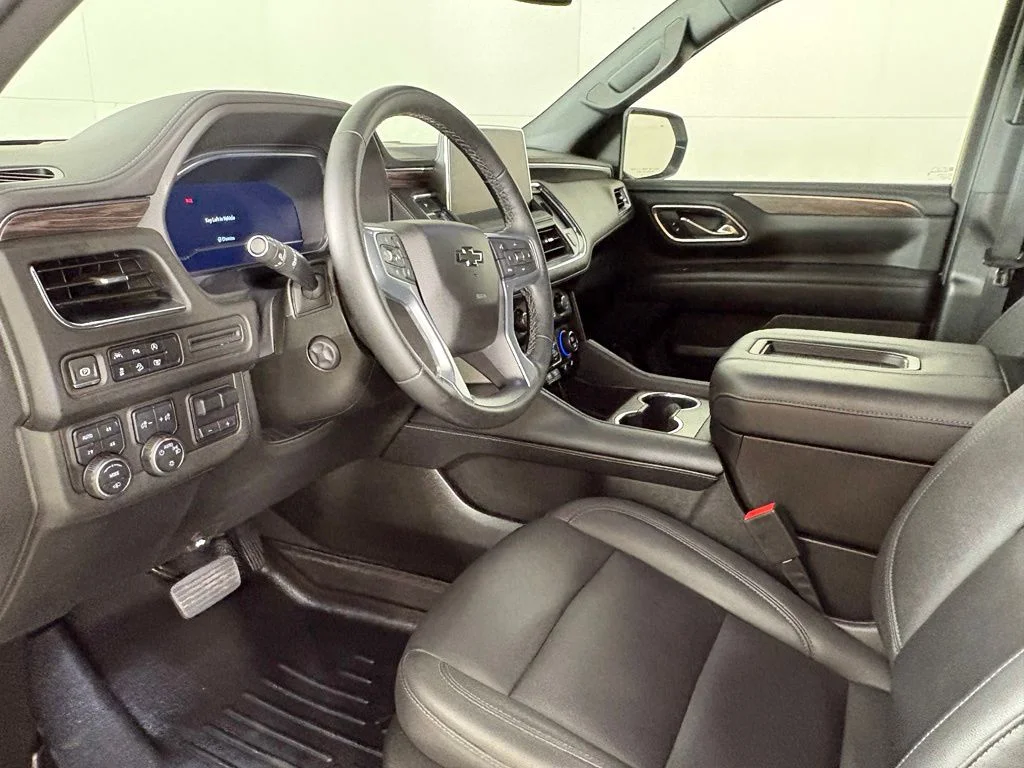 Used 2023 Beige Chevrolet Z71 image 27