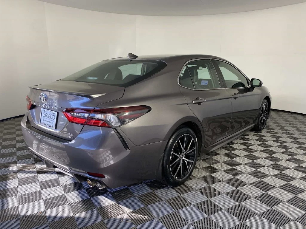 Used 2024 Predawn Gray Mica Toyota SE image 9