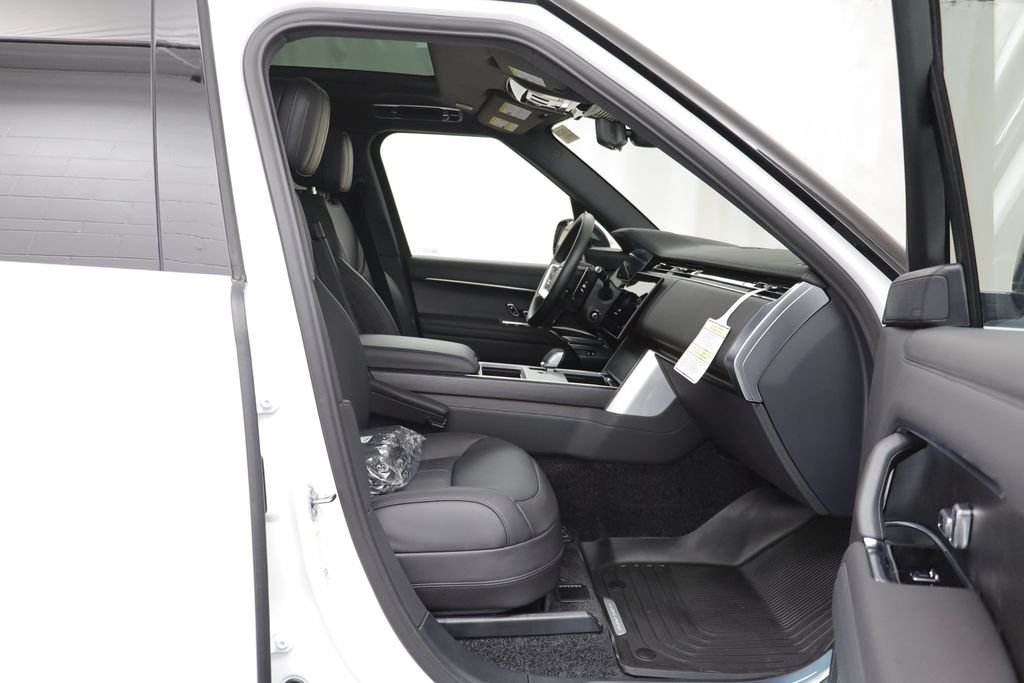 New 2026 Icy White Satin LAND ROVER SE image 20