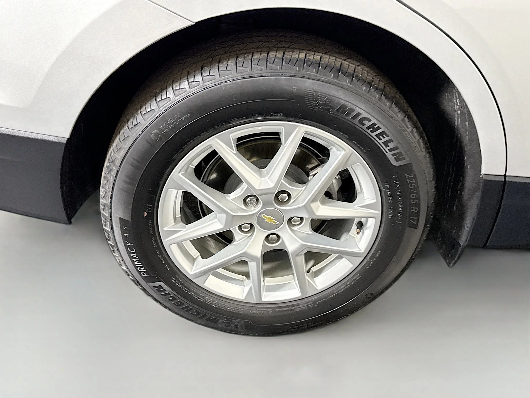 Used 2022 Silver Ice Metallic Chevrolet LT image 29