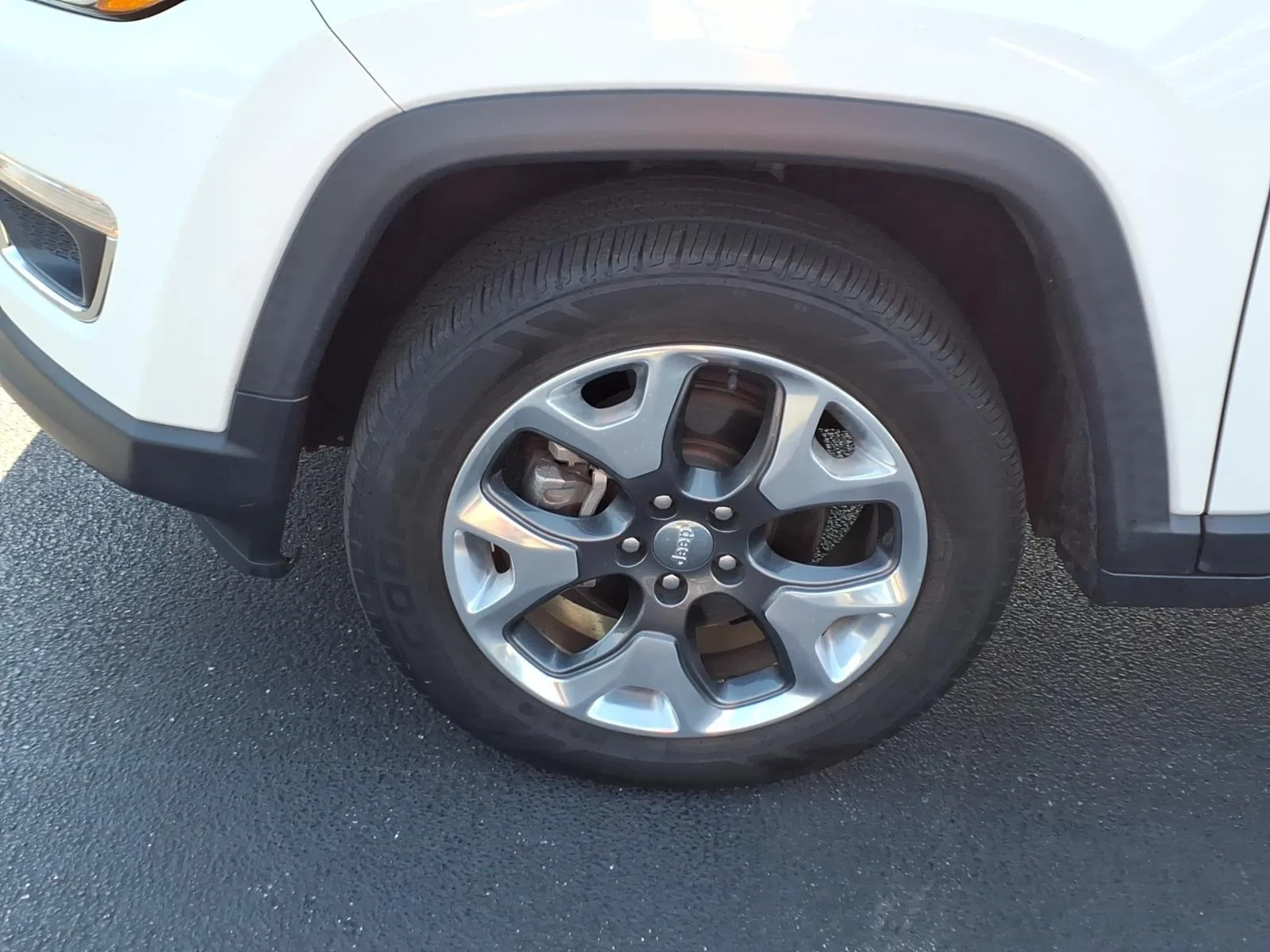 Used 2018 White Clearcoat Jeep Limited image 30