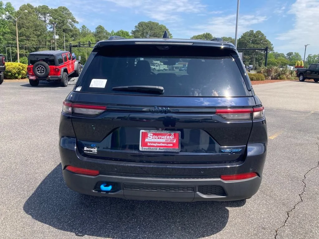 New 2024 Midnight Sky Exterior Paint Jeep Trailhawk 4xe image 4