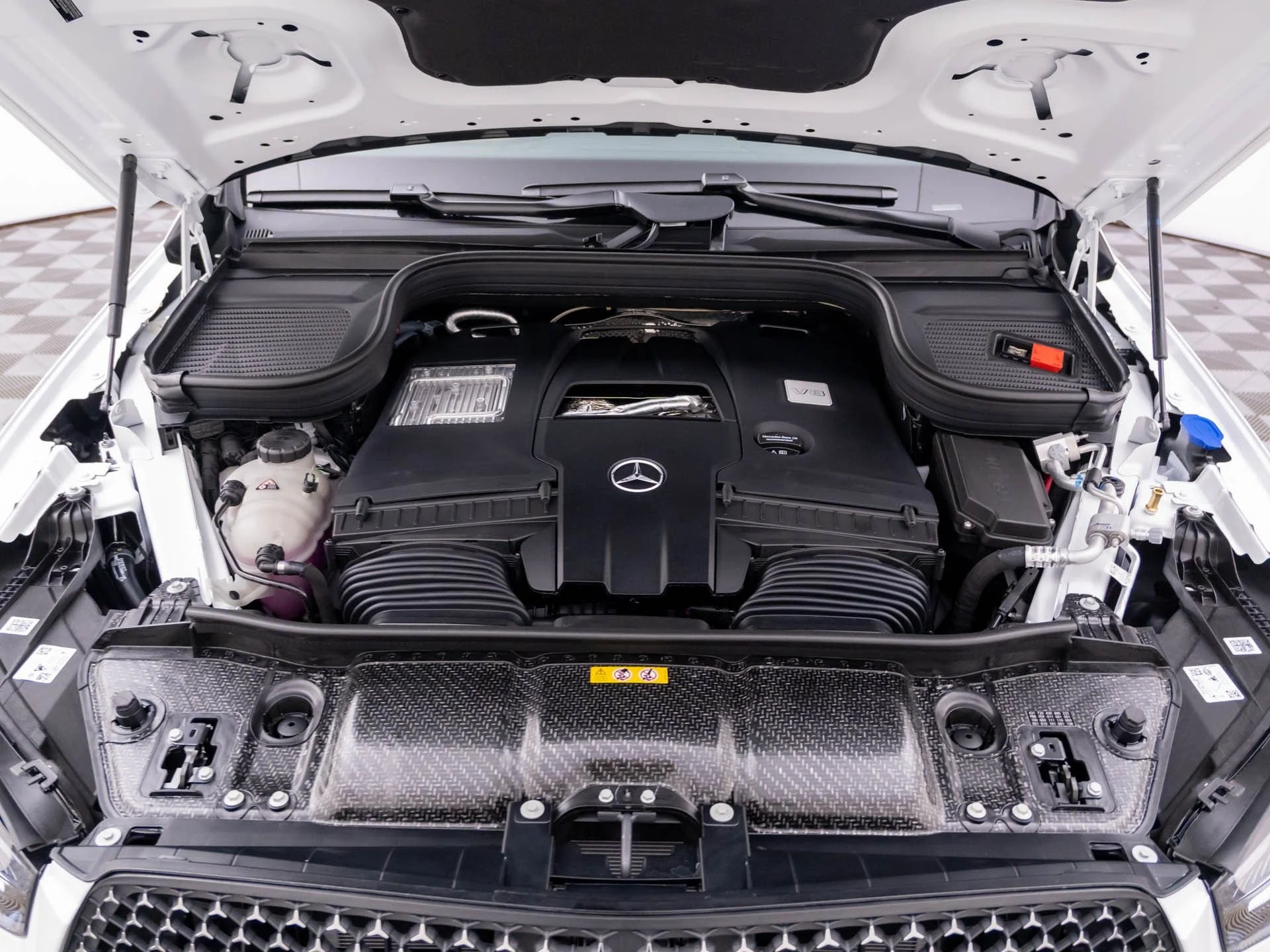 New 2026 White Mercedes-Benz GLE 580 image 32