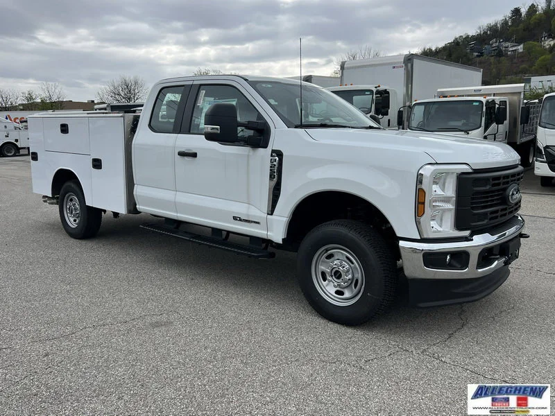 New 2026 Oxford White Ford F-250® XL image 4