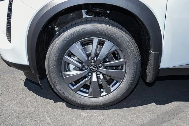 New 2026 Everest White Pearl TriCoat Nissan SV image 14