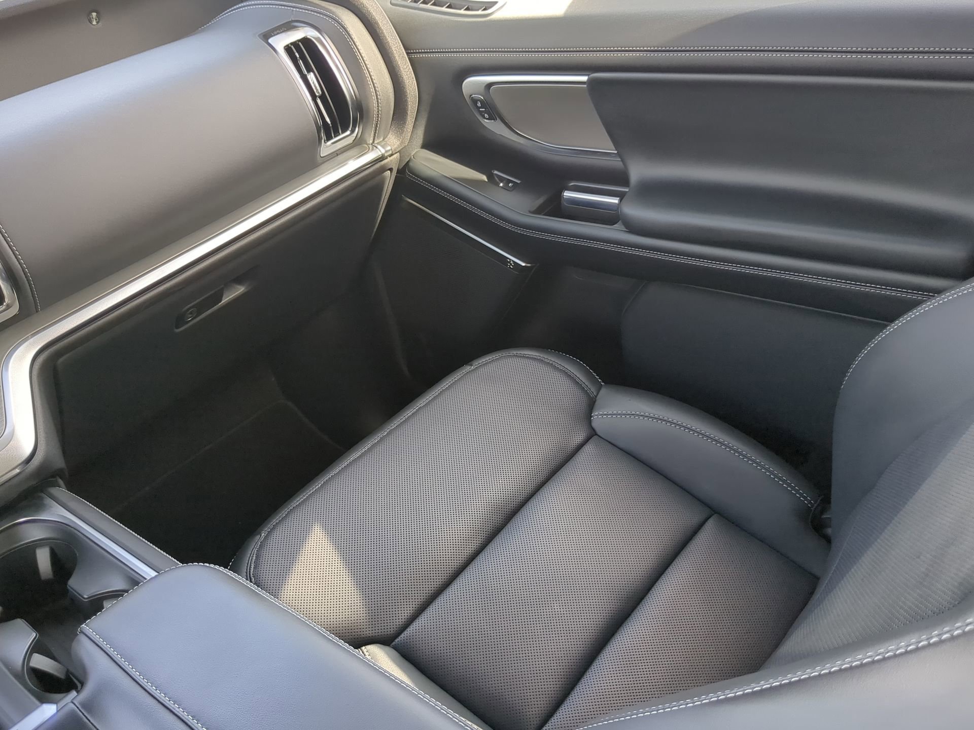 New 2026 Space Silver Metallic Ford Platinum® image 50