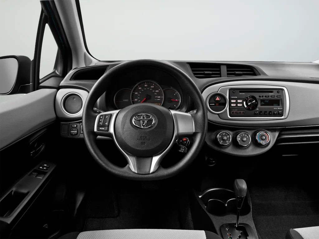Used 2013 Blue Toyota LE image 52