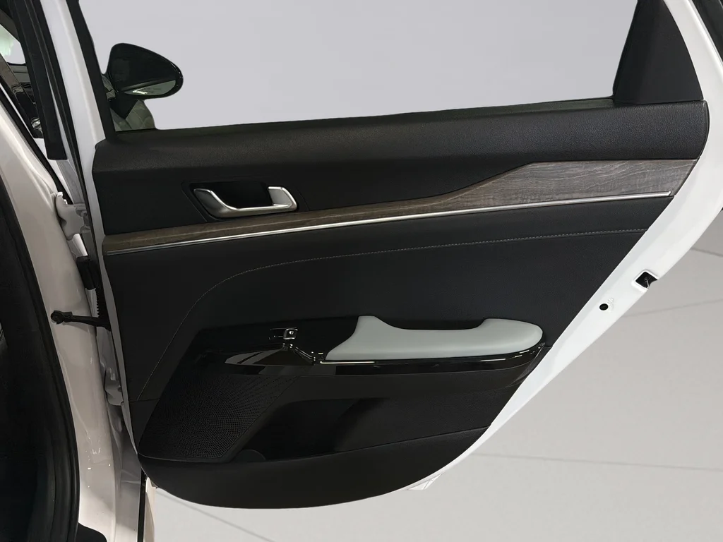Certified Used 2023 Glacial White Pearl Kia EX image 30