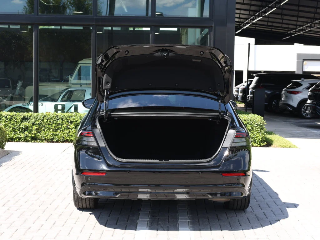 Used 2024 Black Honda Touring image 8
