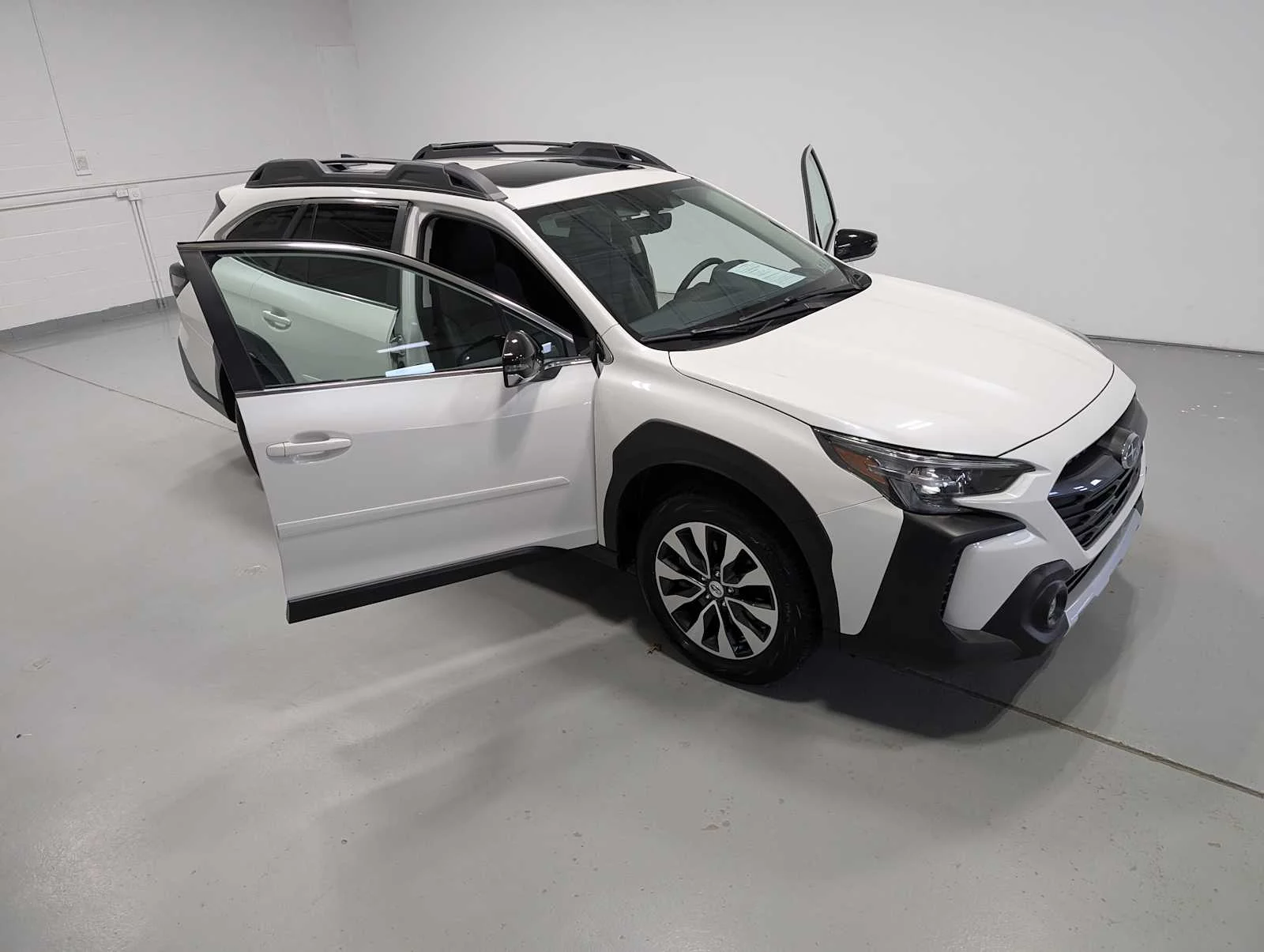 Used 2025 Crystal White Pearl Subaru Limited image 16