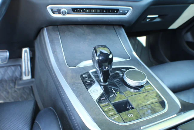 Used 2023 Black Sapphire Metallic BMW xDrive40i image 11