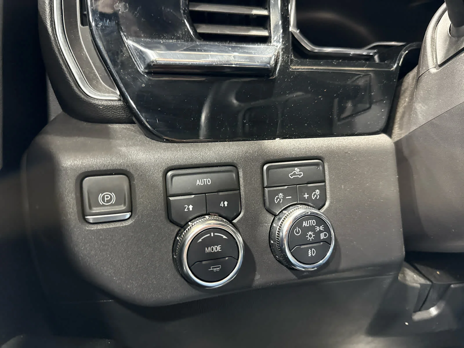 Certified Used 2024 Cardinal Red GMC Elevation image 20