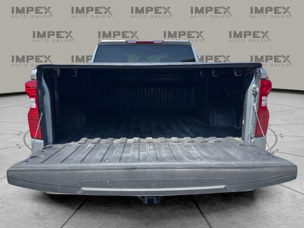 Used 2024 Gray Chevrolet Custom image 26