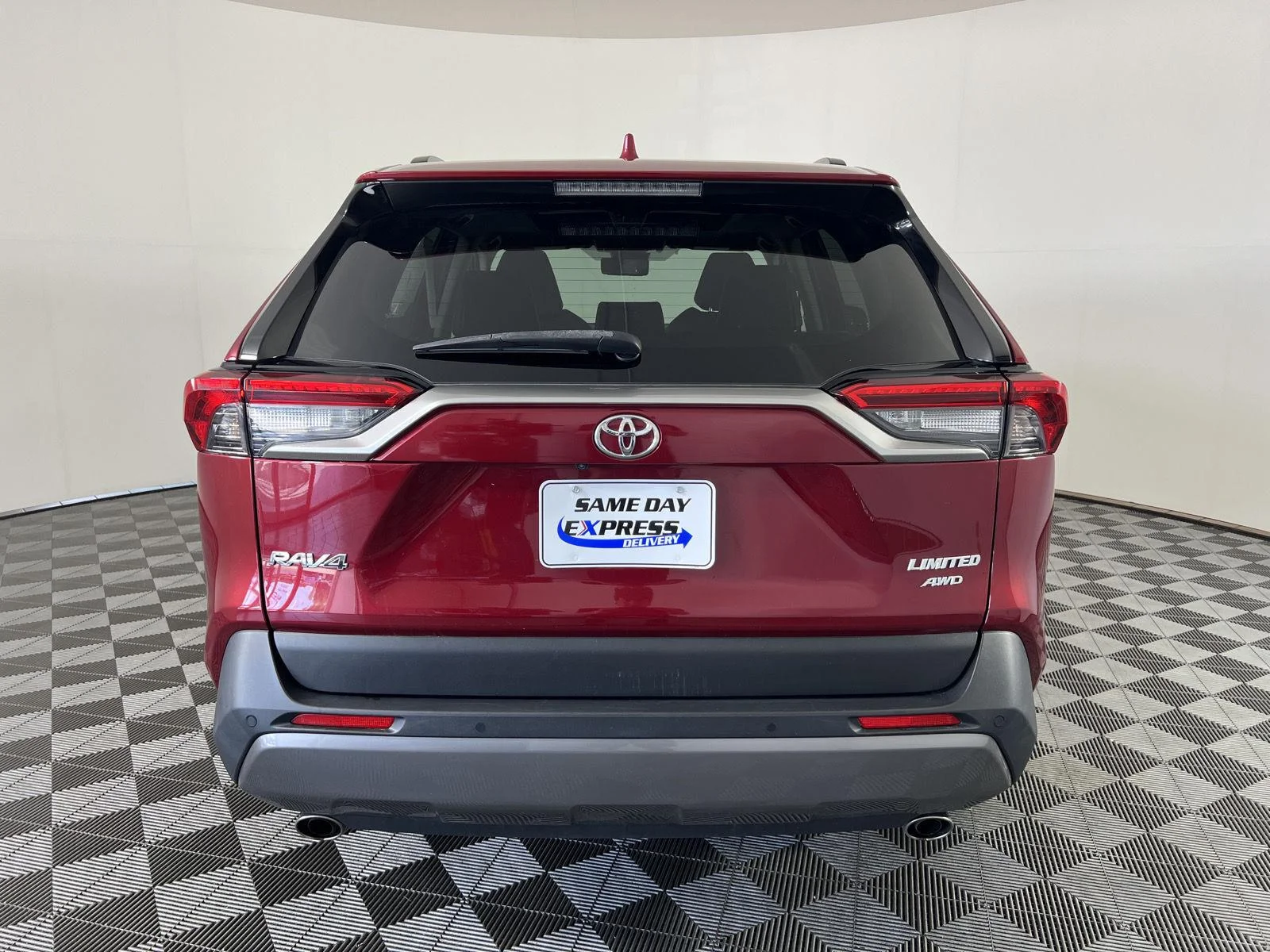 Used 2019  Toyota Limited image 27