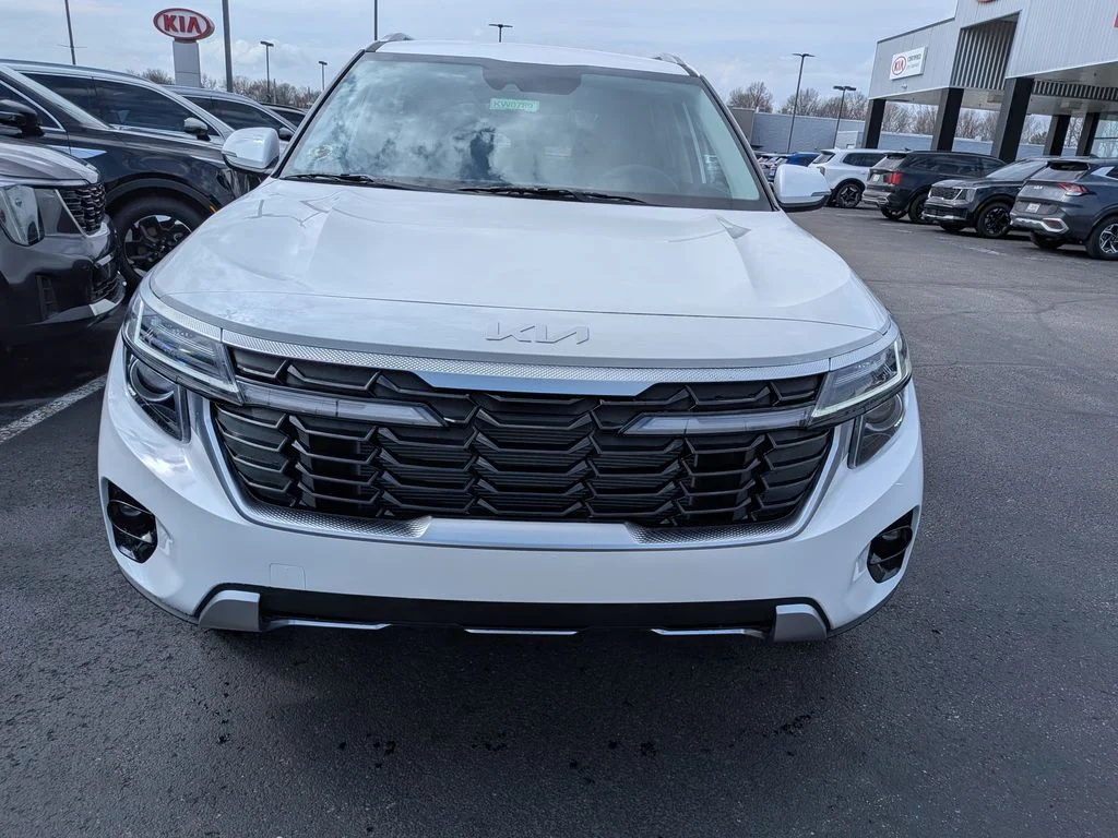 New 2026 White Kia EX image 2