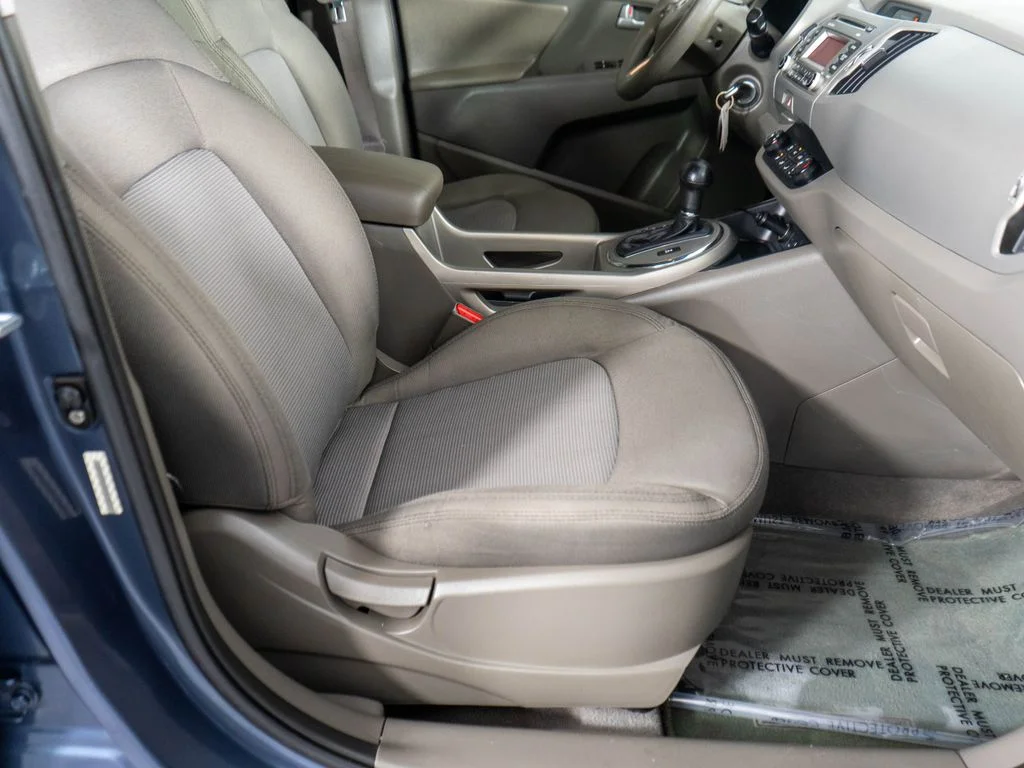 Used 2015 Blue Kia LX image 8